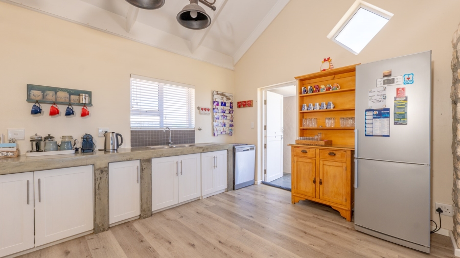 5 Bedroom Property for Sale in Struisbaai Western Cape